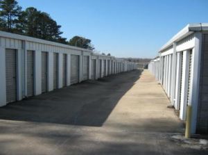 Old Fannin Road Store and Lock