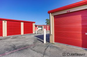 CubeSmart Self Storage - Humble - 7707 North Sam Houston Parkway East