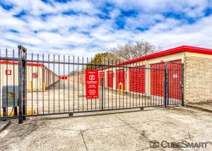 CubeSmart Self Storage - Houston - 10030 Blackhawk Boulevard
