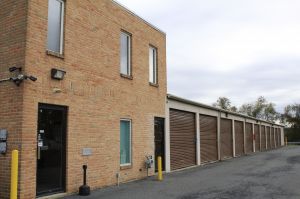 Budget Store and Lock Up