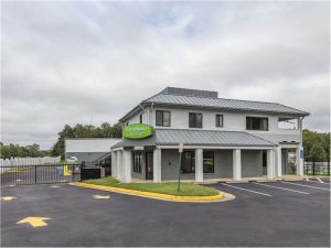 Extra Space Storage - 0707 - Burke - Freds Oak Rd