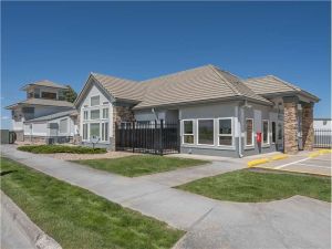 Extra Space Storage - 1359 - Parker - E Lincoln Ave