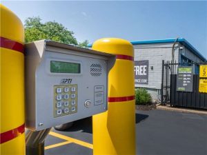 Extra Space Storage - 8384 - Mundelein - S Lake St
