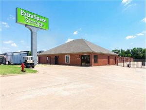Extra Space Storage - 8711 - Oklahoma City - Classen Blvd