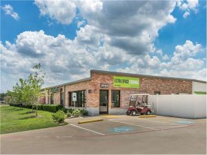 Extra Space Storage - 1614 - DeSoto - S Hampton Rd