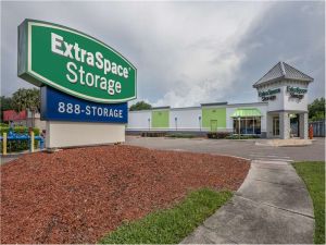 Extra Space Storage - 8517 - Valrico - State Road 60 E