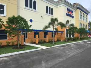 The Lock Up Self Storage - Estero