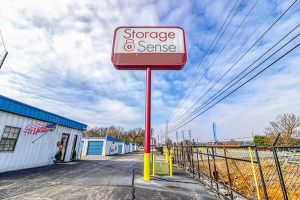Storage Sense - Huntsville - Highway 72