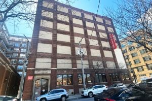 Public Storage - Chicago - 947 W Van Buren St
