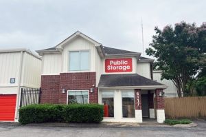 Public Storage - Nashville - 6117 Charlotte Pike