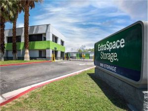 Extra Space Storage - 8312 - Palm Springs - Farrell Dr. 300