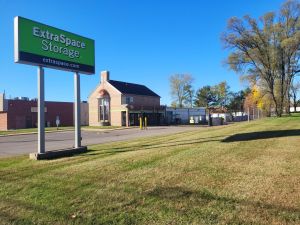 Extra Space Storage - 0557 - Shelby Township - Van Dyke Ave