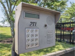 Extra Space Storage - 0674 - Hauppauge - Old Willets Path