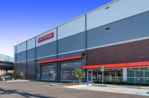 Public Storage - Portland - 2100 N Albina Ave