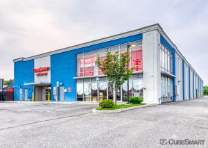 CubeSmart Self Storage - NY Deer Park Long Island Avenue