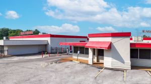 Devon Self Storage - 9115 - Poplar