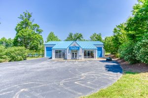 SmartStop Self Storage - Hendersonville - 102 Glover St
