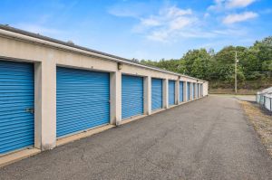Load and Lock Self Storage - Weissport