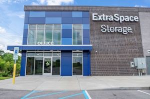 Extra Space Storage - 7703 - St Charles - 2311 1st Capitol Dr