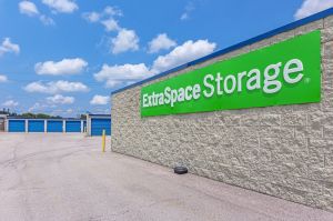 Extra Space Storage - 2105 - Avon - Main St.
