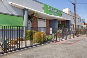 Extra Space Storage - 1978 - Los Angeles - 102nd St