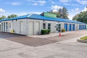 Extra Space Storage - 2150 - Fort Wayne - St Joe Center Rd