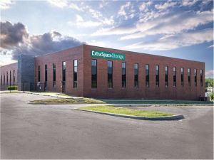 Extra Space Storage - 8287 - Kansas City - Holmes Rd