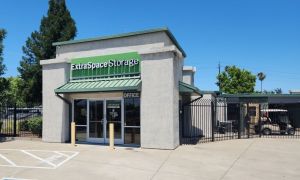 Extra Space Storage - 3510 - Sacramento - El Camino Ave