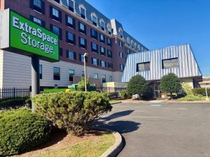 Extra Space Storage - 3776 - Englewood - Van Brunt St