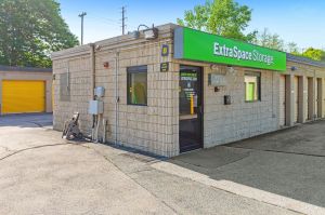Extra Space Storage - 3003 - East Greenwich - Frenchtown Rd