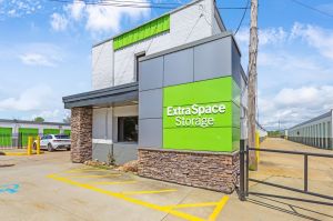 Extra Space Storage - 3089 - Bedford - Broadway Ave