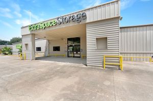 Extra Space Storage - 3100 - Beaumont - College St