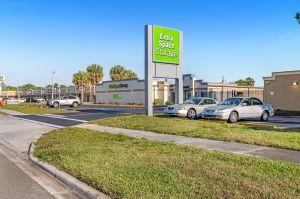 Extra Space Storage - 3321 - Bradenton - Manatee Ave.