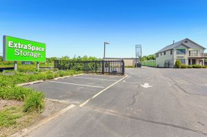 Extra Space Storage - 3614 - Jackson - 400 N County Line Rd