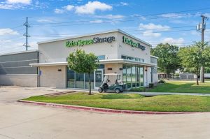 Extra Space Storage - 3628 - Round Rock - Red Bud Ln