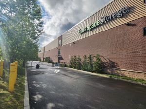 Extra Space Storage - 3710 - Milford - Schoolhouse Rd