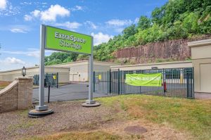 Extra Space Storage - 3713 - Plainville - New Britain Ave