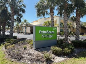 Extra Space Storage - 3877 - Naples - Goodlette-Frank Rd