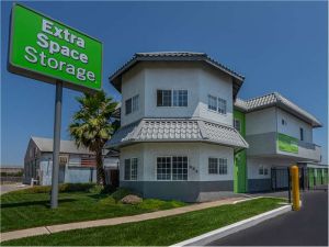 Extra Space Storage - 8055 - Manteca - S Main St