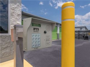 Extra Space Storage - 1748 - Lexington - St Peters Church Rd