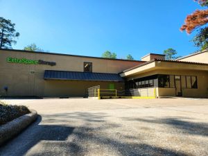 Extra Space Storage - 3300 - The Woodlands - Panther Creek Pines