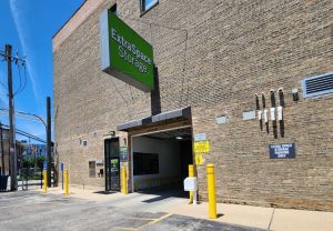 Extra Space Storage - 3334 - Chicago - Broadway St