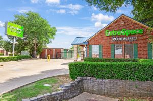 Extra Space Storage - 3791 - Grand Prairie - Westchester Pkwy