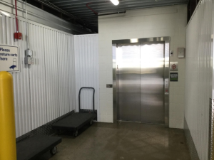 Extra Space Storage - 3863 - Franklin - 27th St