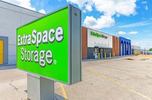 Extra Space Storage - 3876 - St Louis - Watson Rd