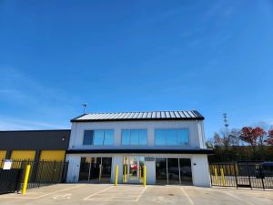 Extra Space Storage - 3928 - Fenton - Delores Dr