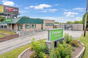 Extra Space Storage - 2013 - Milwaukee - Good Hope Rd