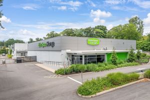 Extra Space Storage - 7371 - West Nyack - Snake Hill Rd