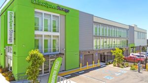 Extra Space Storage - 7470 - Lake Balboa - Woodley Ave