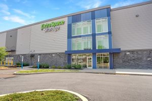 Extra Space Storage - 7521 - Folcroft - Chester Pike